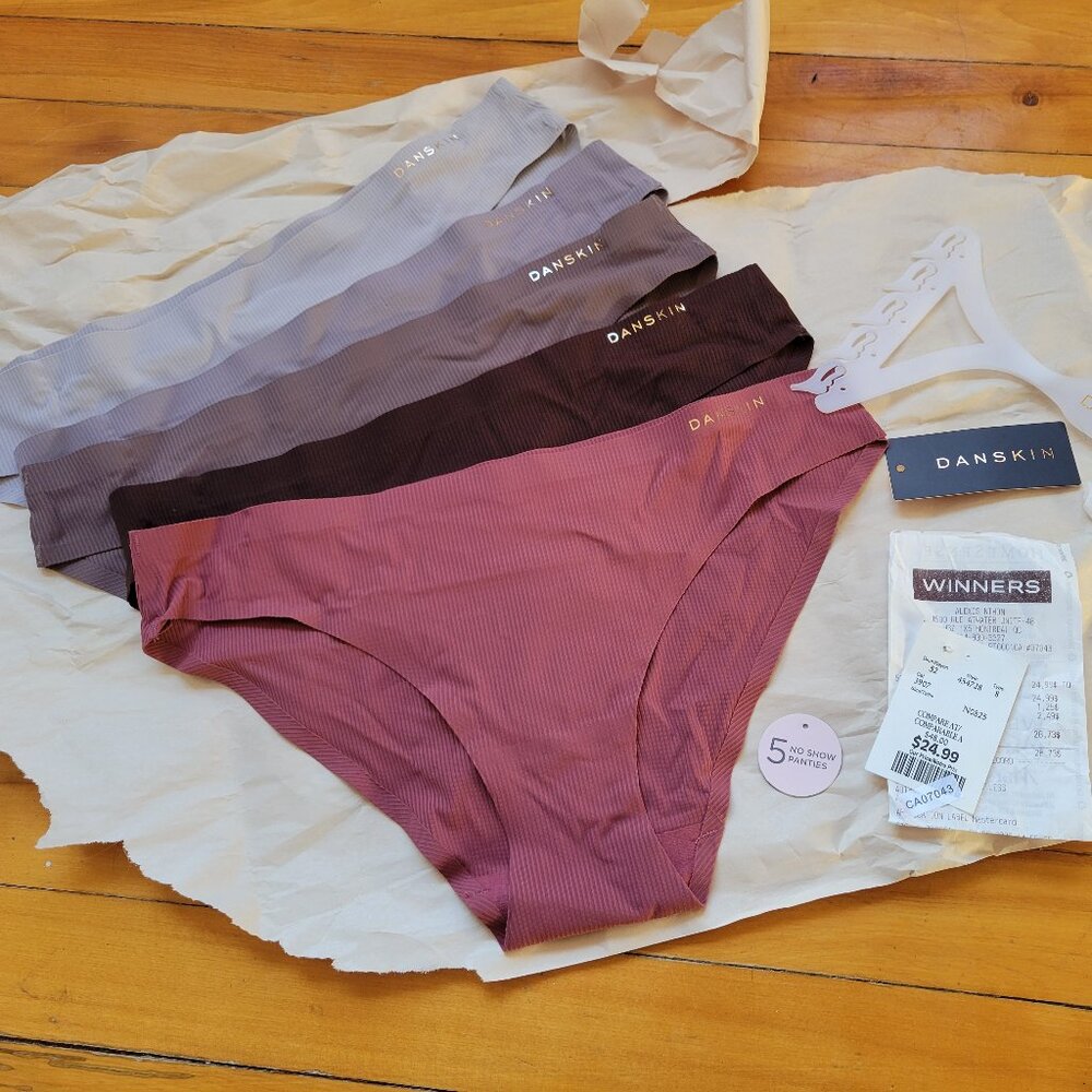 5 Danskin no-show panties in S